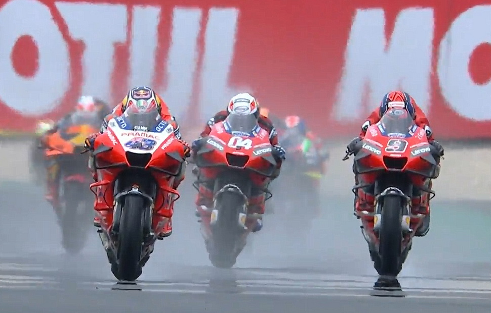 Три пилота Ducati возглавили Гран-При Франции
