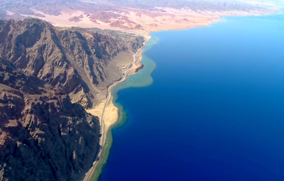Красоты красноморского побережья Саудовской Аравии в окрестностях Неома