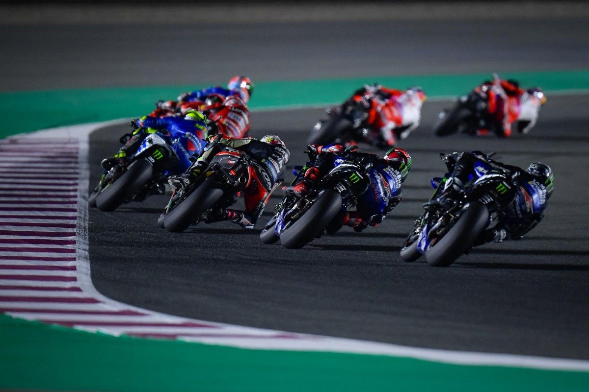 Для напарников по Monster Energy Yamaha MotoGP Гран-При Дохи начиналось с потери позиций