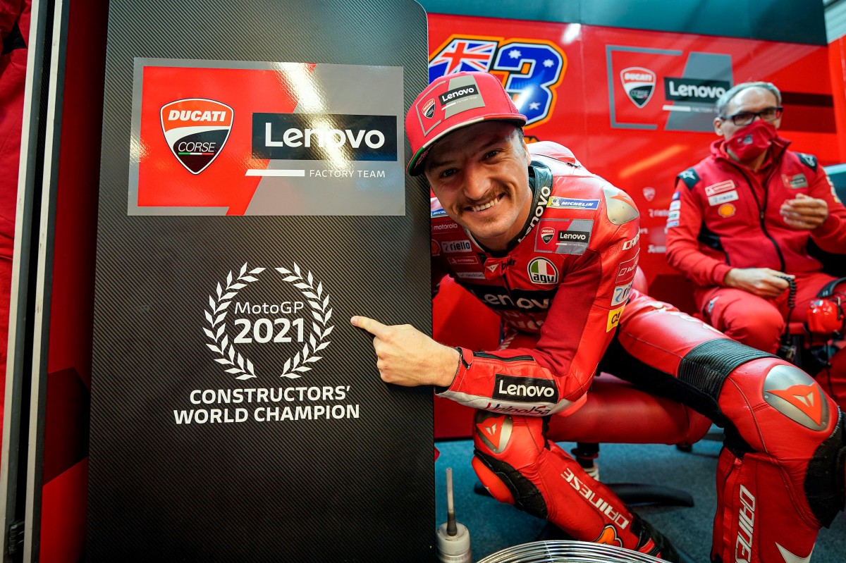 Завод Ducati защитил Кубок производителей, добытый в 2020 году