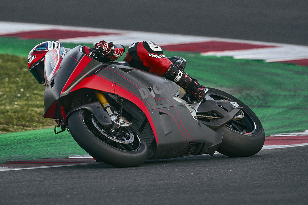 Ducati V21L на тестах в Муджелло