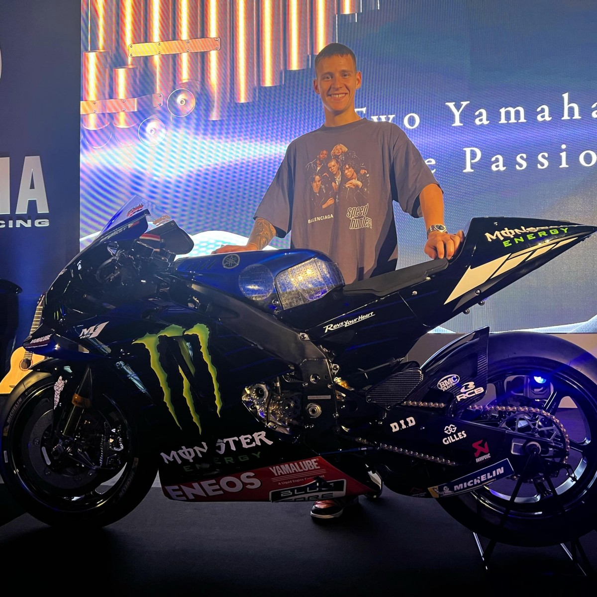 Фабио Куартараро воссоединился со своим Yamaha YZR-M1 2021 года - вместе едут домой, во Францию!