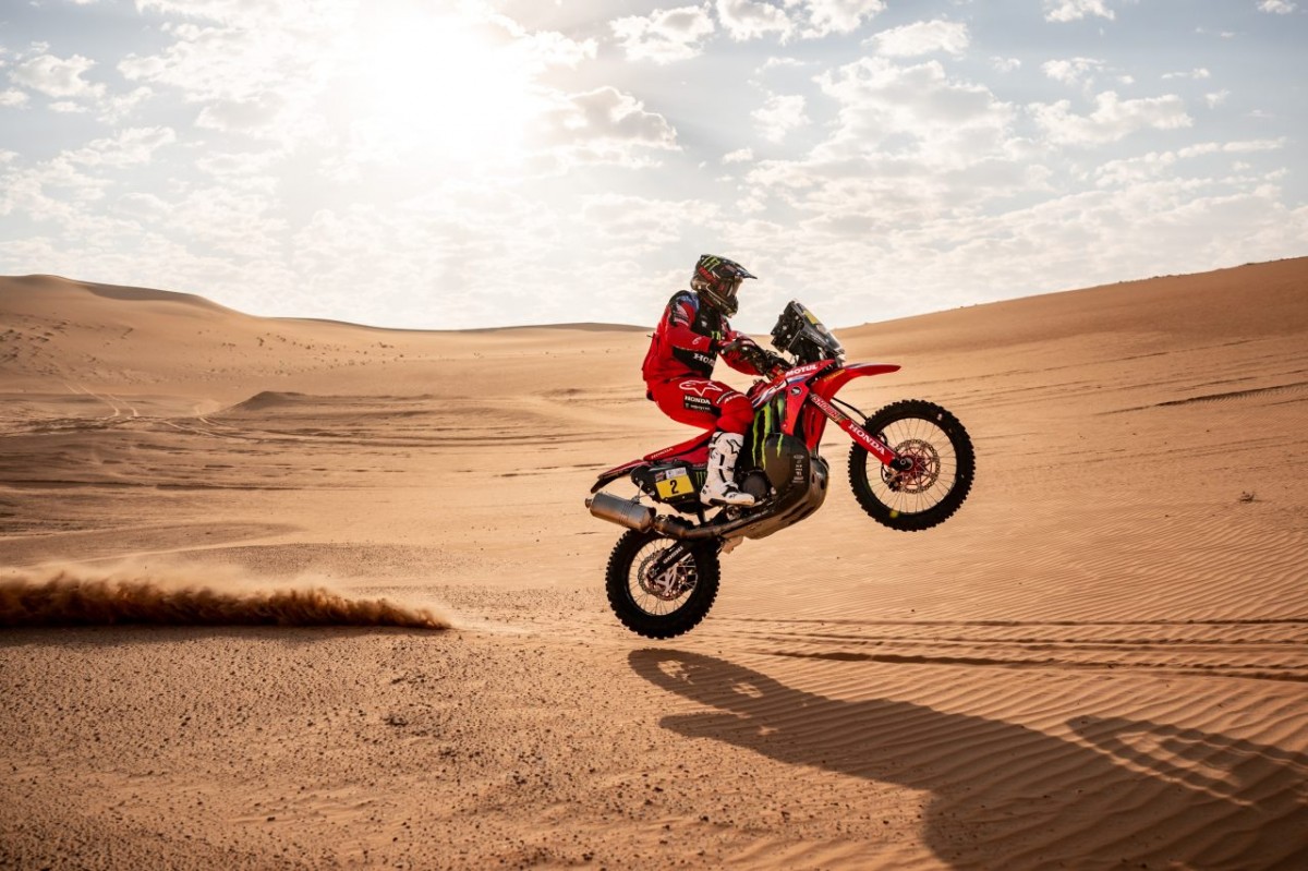 Monster Energy Honda team успешно начала Abu Dhabi Desert Challenge 2023