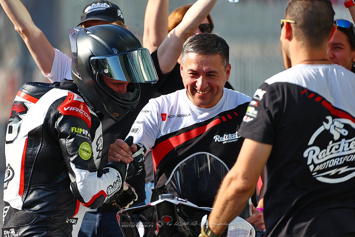 Ratchet Motorsport приветствует своего флагмана на финише в Игоре