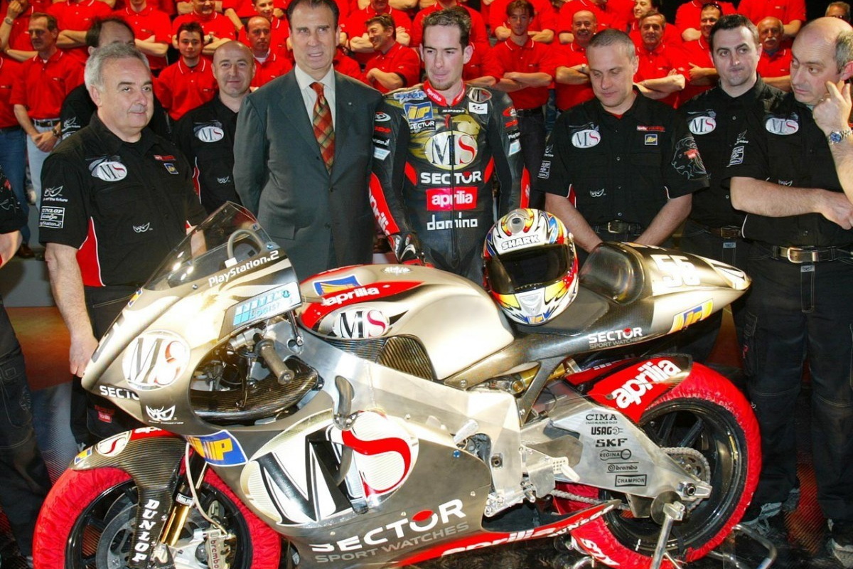 Презентация заводского проекта Aprilia в MotoGP с Режисом Лакони (2002)