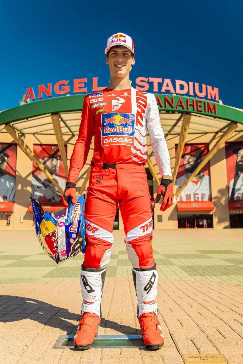 Чемпион MXGP 2023 года Хорхе Прадо выйдет на старт трех первых этапов AMA Supercross с GASGAS