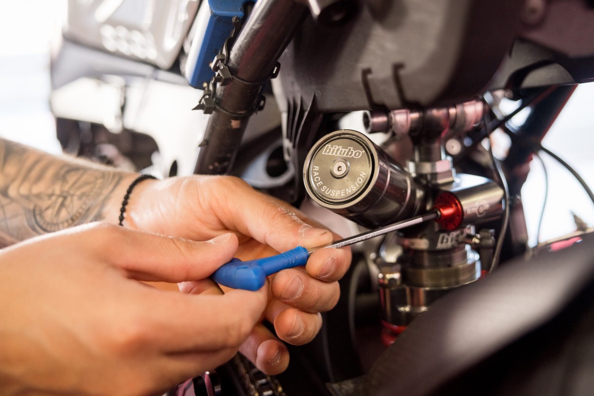 Артем Мараев и команда СКАРТИМ BMW Motorrad: Bitubo Race Suspension Артем Мараев и команда СКАРТИМ BMW Motorrad: Bitubo Race Suspension