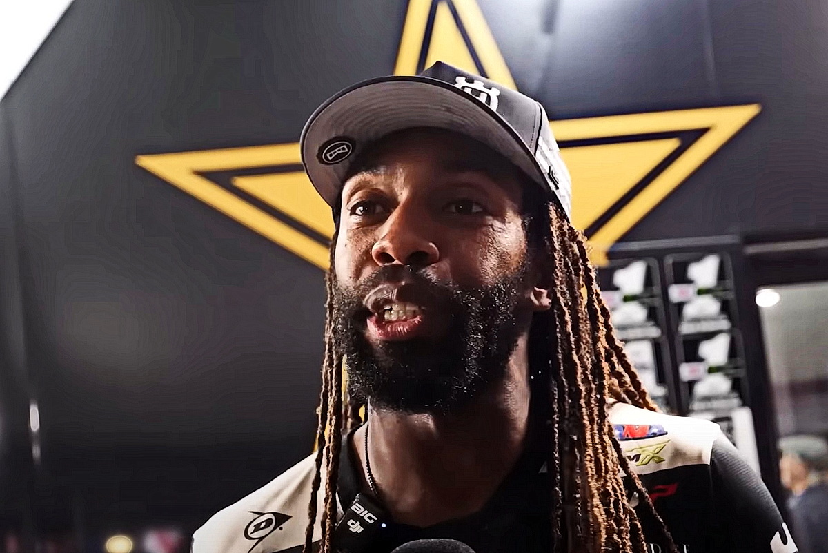 Малькольм Стюарт: Я сделал это, чувак! Лучше, в 32 года, чем никогда Малькольм Стюарт: Я сделал это, чувак! Лучше, в 32 года, чем никогда