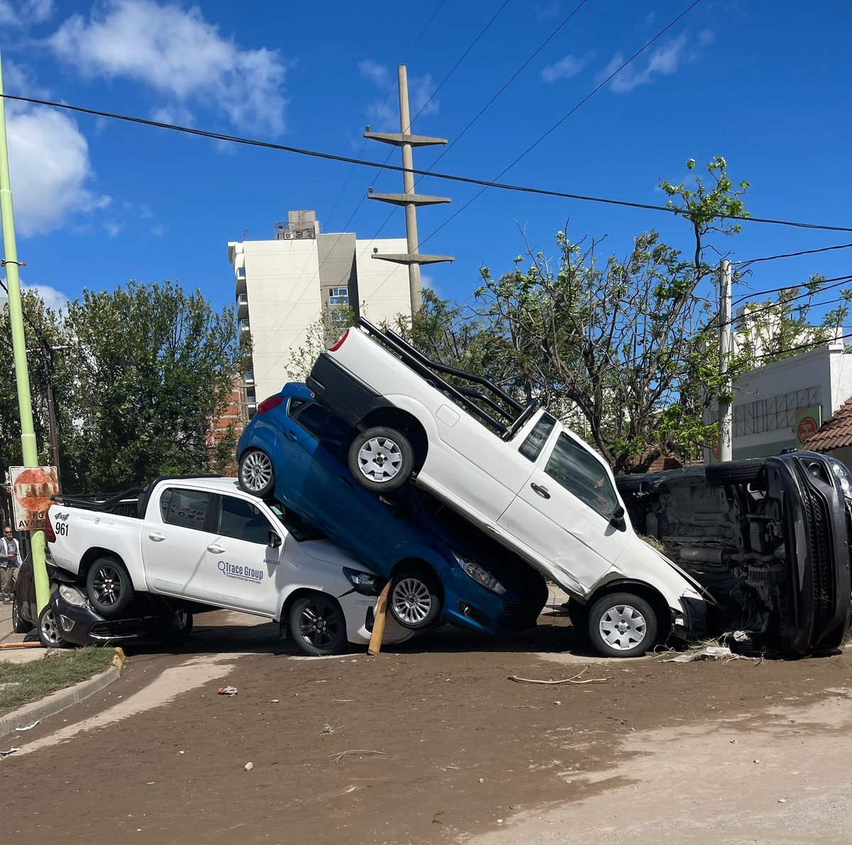 Последствия наводнения в Байя-Бланка Последствия наводнения в Байя-Бланка