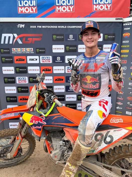 Лукас Коенен одержал первую в карьере победу в заезде ЧМ MXGP Лукас Коенен одержал первую в карьере победу в заезде ЧМ MXGP