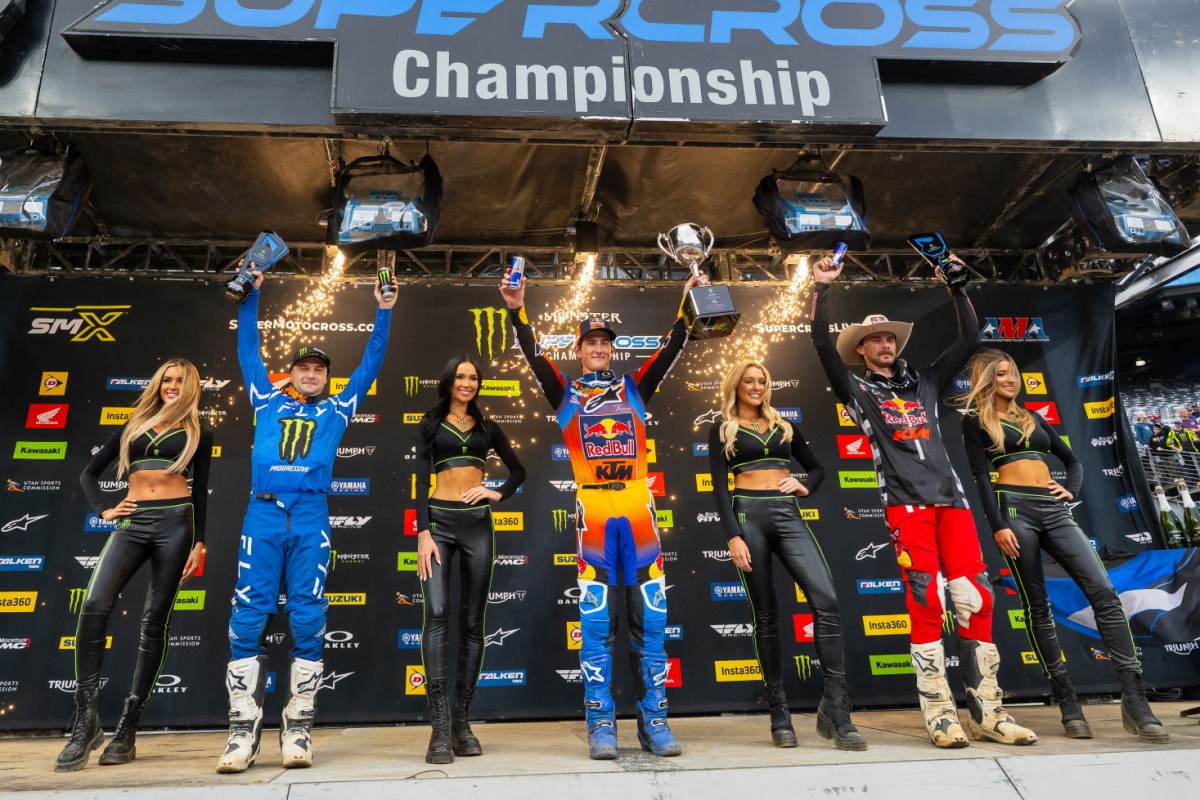 Подиум 14 этапа AMA Supercross 450SX в Ист-Резерфорде Подиум 14 этапа AMA Supercross 450SX в Ист-Резерфорде