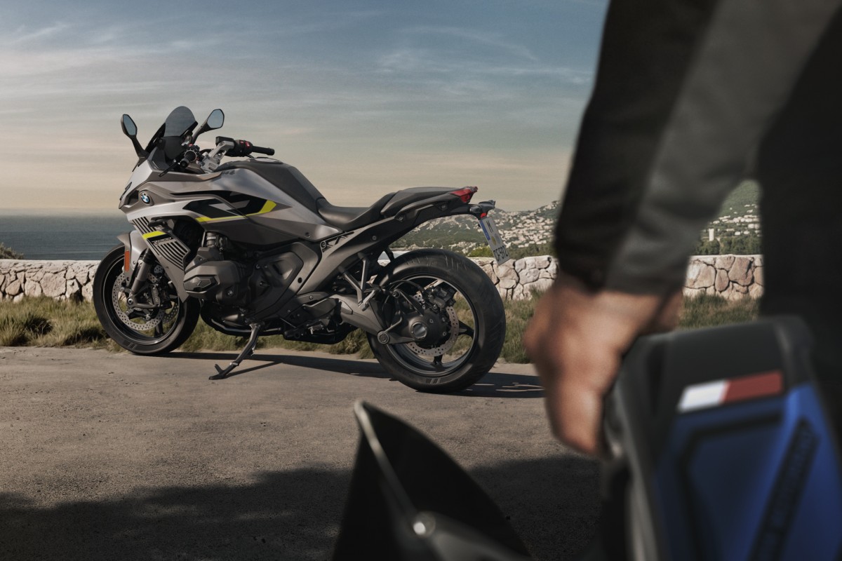 BMW R 1300 RS - сделаем мотоциклы снова притягательными и веселыми! BMW R 1300 RS - сделаем мотоциклы снова притягательными и веселыми!