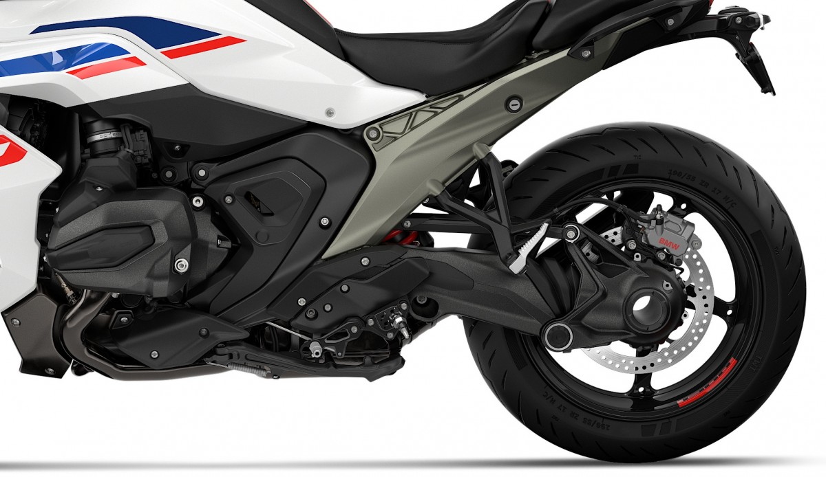 BMW R 1300 RS (2025) - EVO-Paralever и консоль заднего колеса с карданным валом внутри BMW R 1300 RS (2025) - EVO-Paralever и консоль заднего колеса с карданным валом внутри