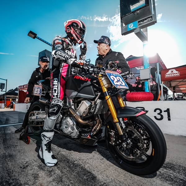 Команда Киану Ривза ARCH Racing дебютировала в MotoAmerica Команда Киану Ривза ARCH Racing дебютировала в MotoAmerica