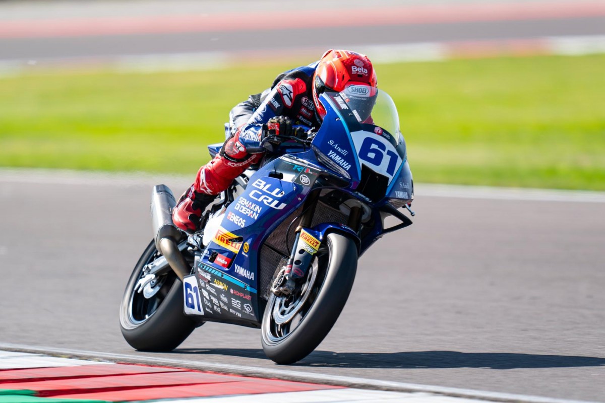 Чан Онжу на Yamaha R9 Чан Онжу на Yamaha R9
