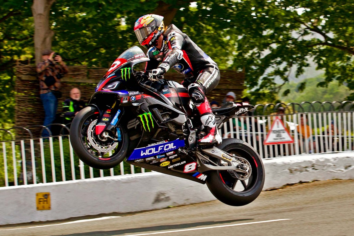 Дейви Тодд на заводском Monster Energy BMW Motorrad M 1000 RR Дейви Тодд на заводском Monster Energy BMW Motorrad M 1000 RR