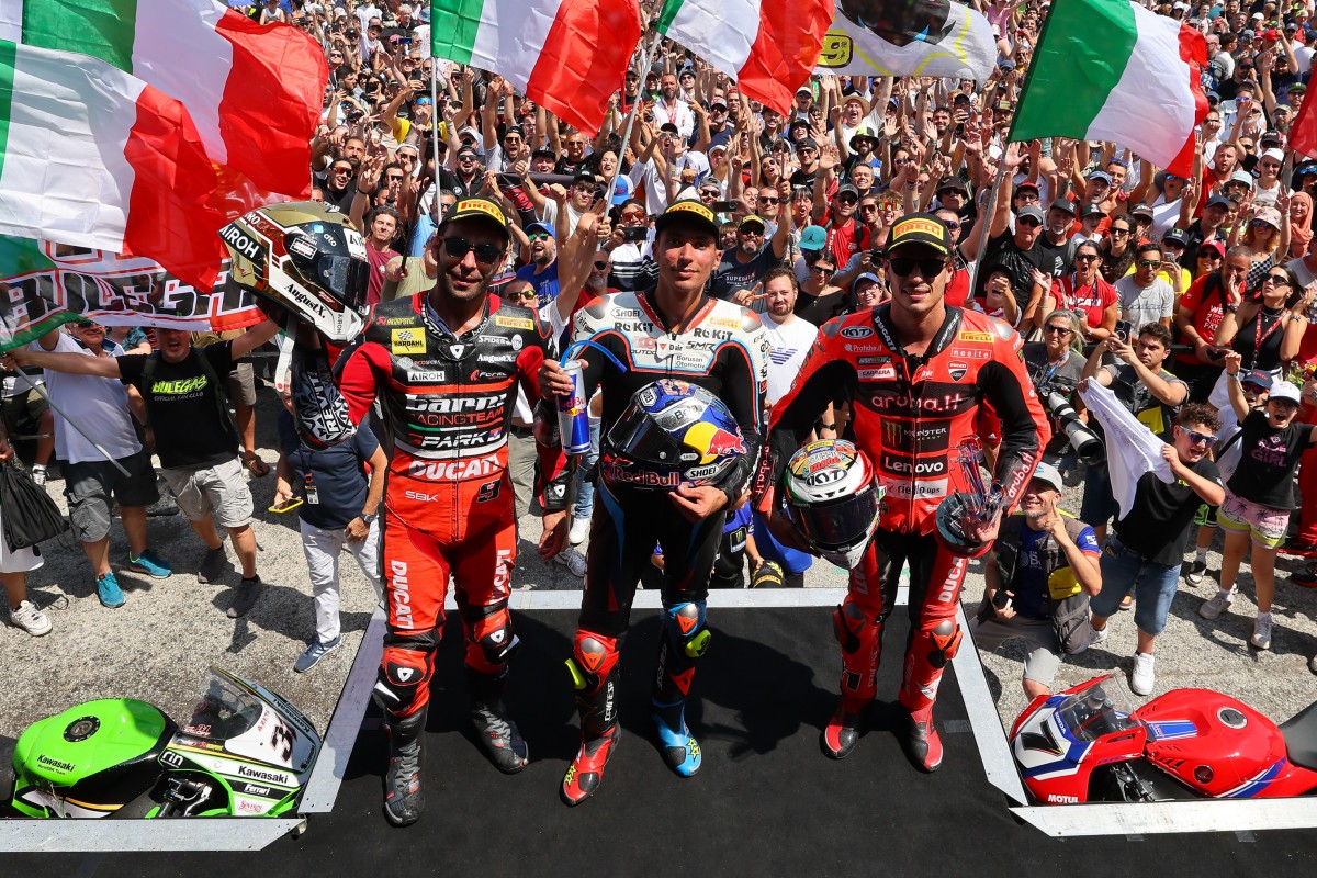 Данило Петруччи, лучший после Разгатлиоглу и Булеги в WorldSBK Данило Петруччи, лучший после Разгатлиоглу и Булеги в WorldSBK