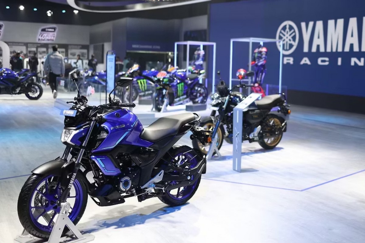 Yamaha FZ-S Fi Hybrid на презентации в Индии Yamaha FZ-S Fi Hybrid на презентации в Индии