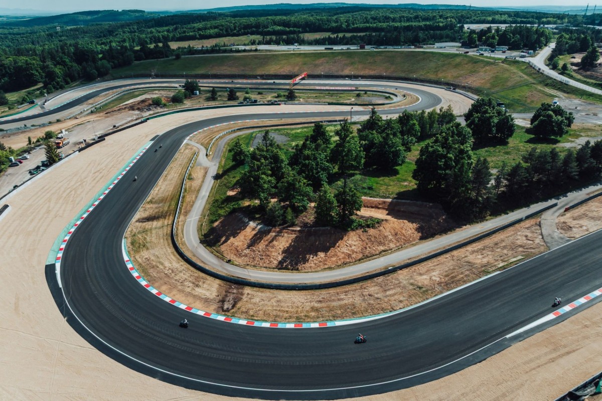 Новый асфальт на Automotodrom Brno Новый асфальт на Automotodrom Brno