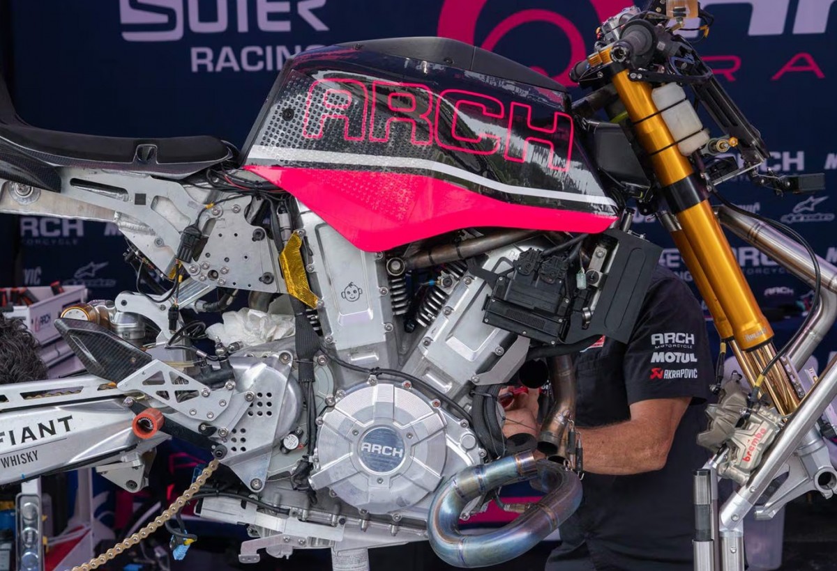ARCH Racing - ARCH S2-R на базе 3-литрового V-Twin от Suter Racing ARCH Racing - ARCH S2-R на базе 3-литрового V-Twin от Suter Racing