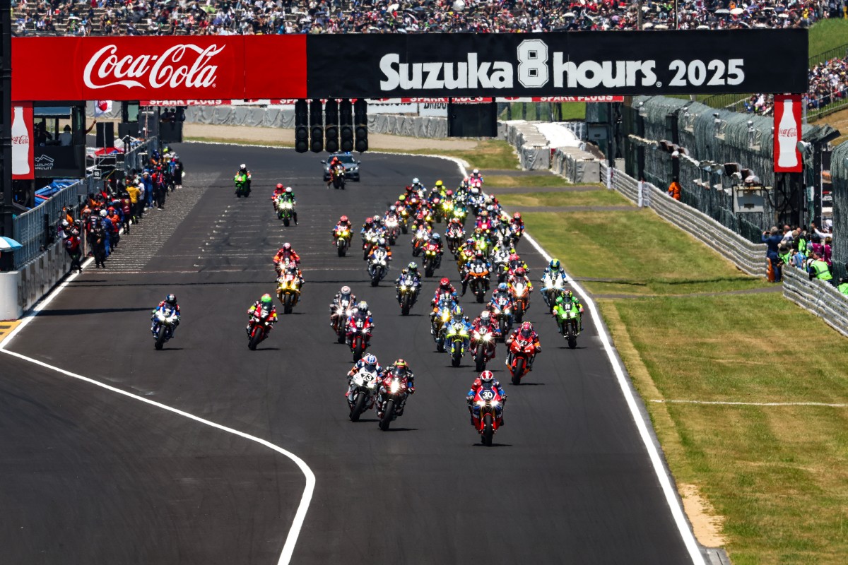 Старт Suzuka 8 Hours 2025 Старт Suzuka 8 Hours 2025