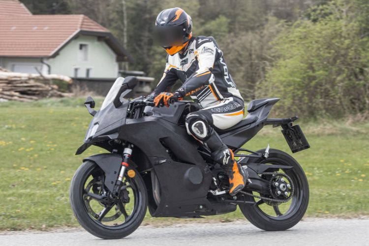 Тестовый экземпляр KTM RC390 был замечен в Австрии Тестовый экземпляр KTM RC390 был замечен в Австрии