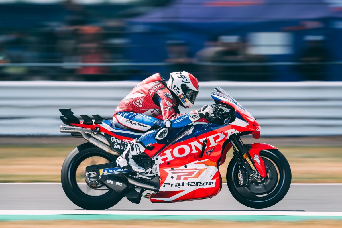 Алеш Эспаргаро на Honda RC213V Алеш Эспаргаро на Honda RC213V