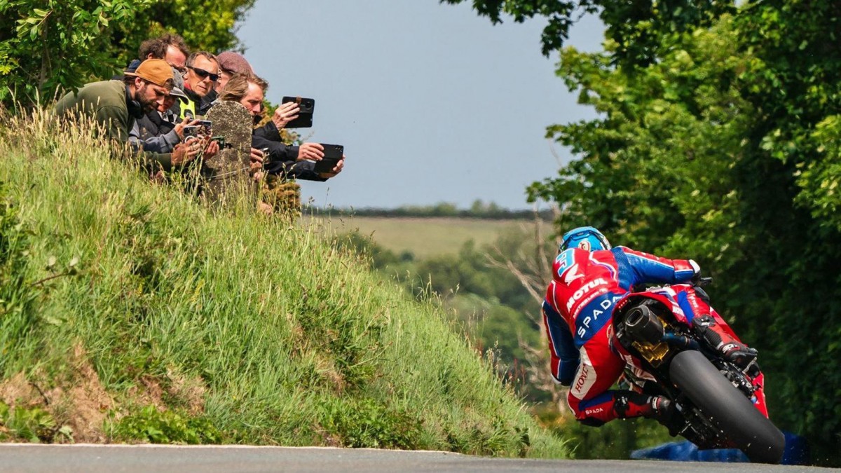 Isle of Man TT - это просто традиционное времяпрепровождение Isle of Man TT - это просто традиционное времяпрепровождение