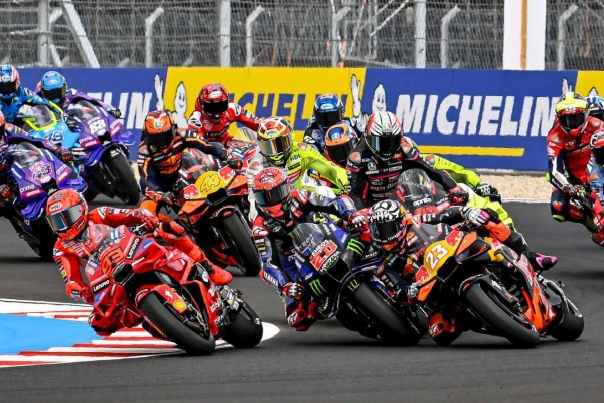 MotoGP - это супер зрелищно MotoGP - это супер зрелищно