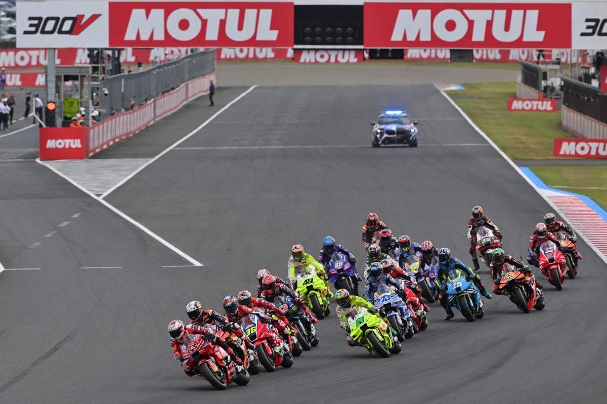 Старт Гран-При Японии MotoGP 2025 Старт Гран-При Японии MotoGP 2025