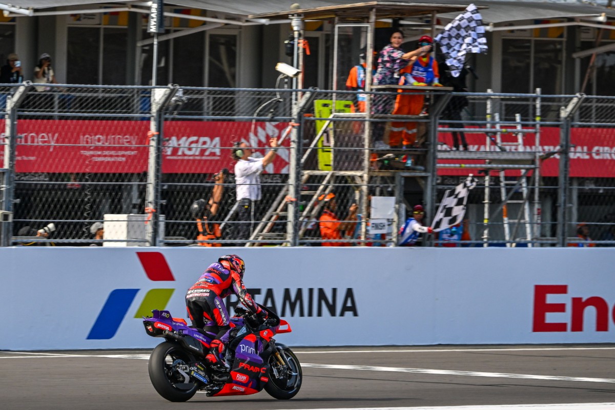 Хорхе Мартин выиграл Гран-При Индонезии MotoGP 2024 года Хорхе Мартин выиграл Гран-При Индонезии MotoGP 2024 года