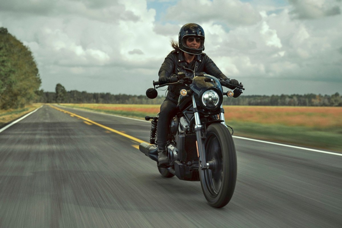 Езда на Harley-Davidson представляет из себя отдельный вид удовольствия Езда на Harley-Davidson представляет из себя отдельный вид удовольствия