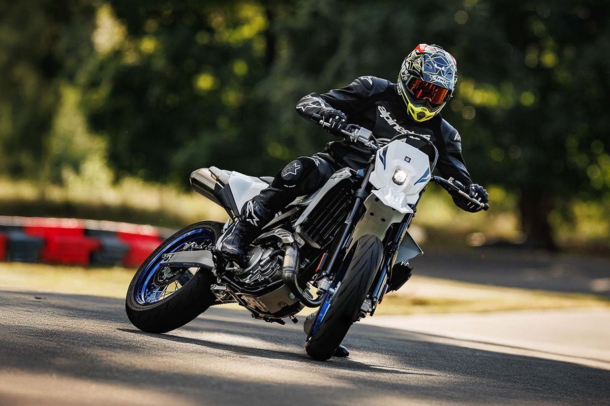 Suzuki DR-Z4SM (2025) Suzuki DR-Z4SM (2025)