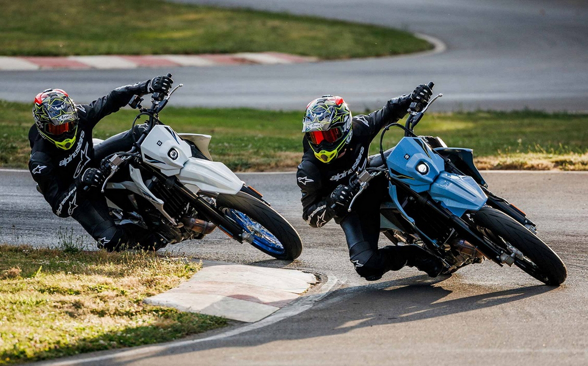 Suzuki DR-Z4SM (2025) Suzuki DR-Z4SM (2025)