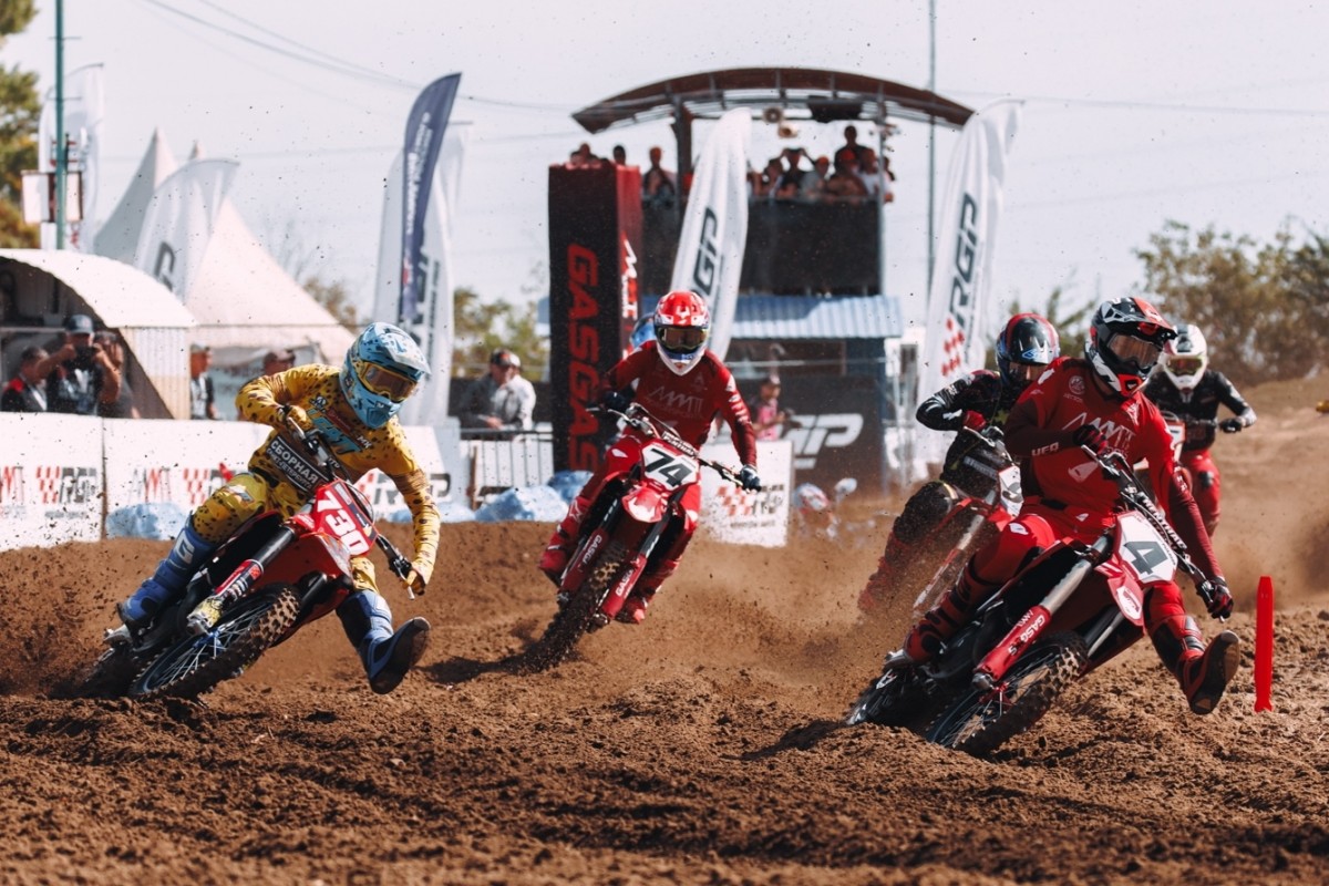 Битва Назарова и Петрашина за титул Битва Назарова и Петрашина за титул