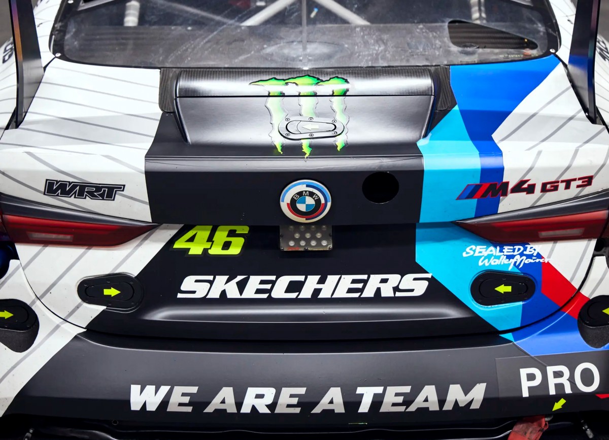 BMW M4 GT3 Валентино Росси выставлен на продажу BMW M4 GT3 Валентино Росси выставлен на продажу