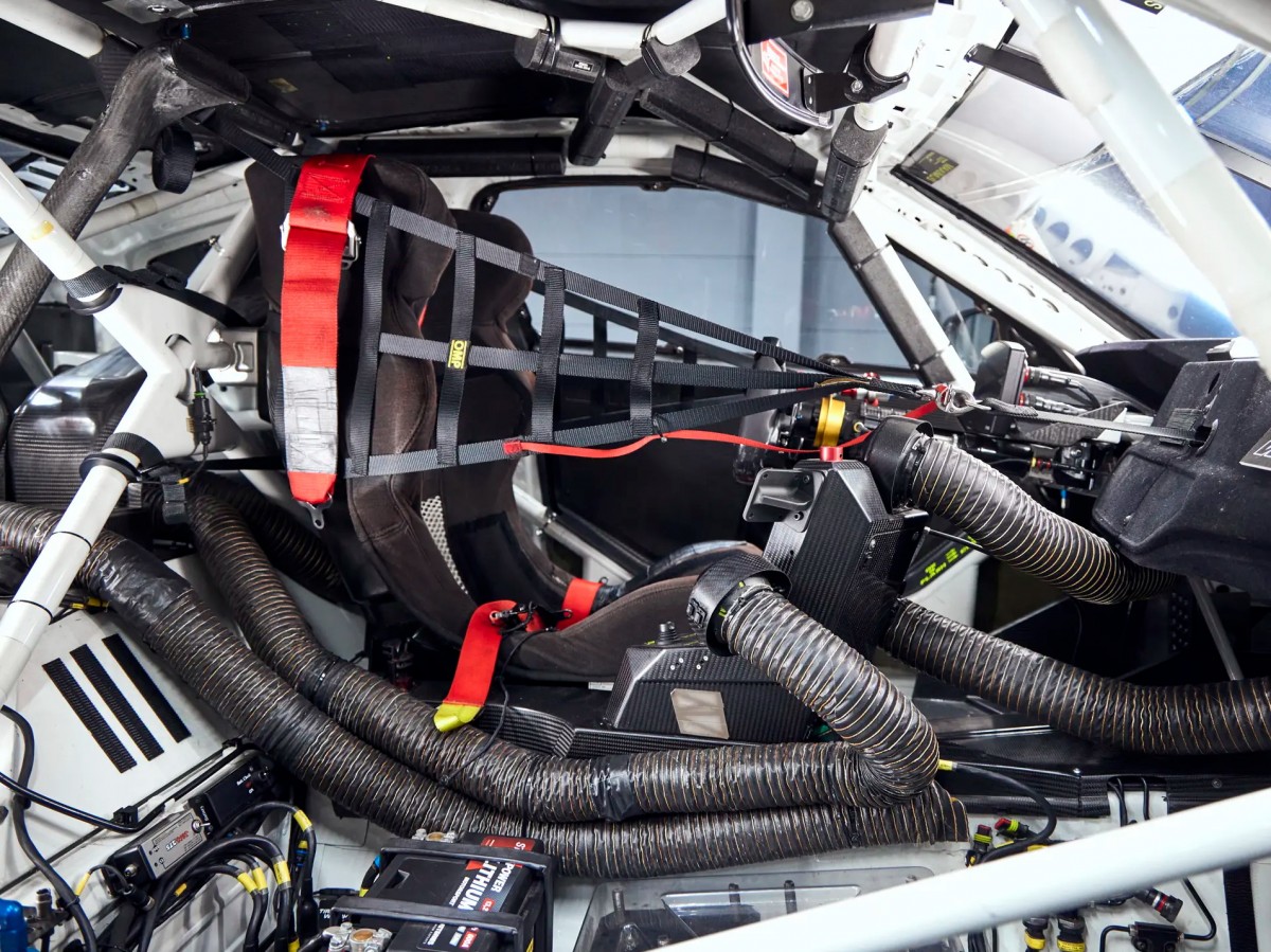 BMW M4 GT3 Валентино Росси выставлен на продажу BMW M4 GT3 Валентино Росси выставлен на продажу