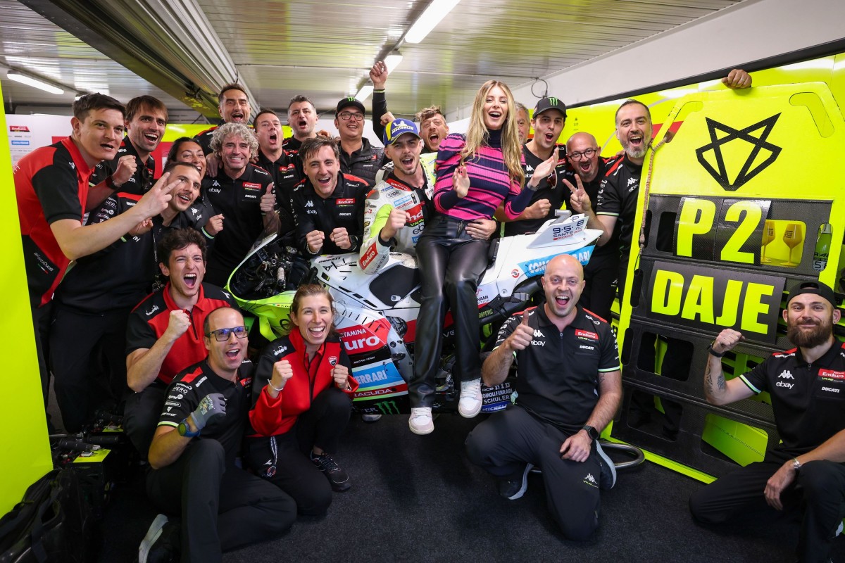 VR46 Racing Team празднует еще одну победу над... Ducati VR46 Racing Team празднует еще одну победу над... Ducati
