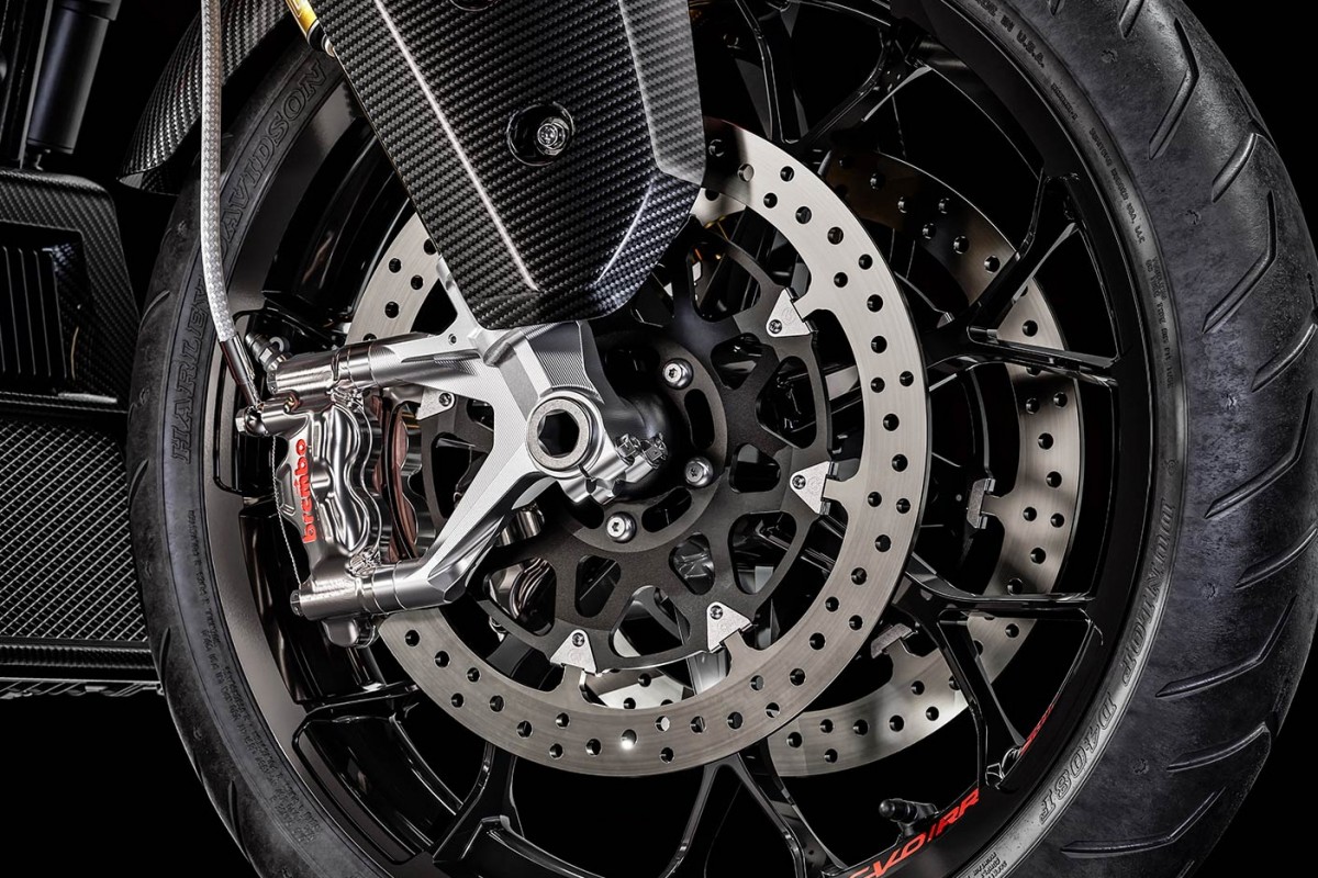 Тормоза Brembo GP4-RX на Harley-Davidson CVO Road Glide RR Тормоза Brembo GP4-RX на Harley-Davidson CVO Road Glide RR