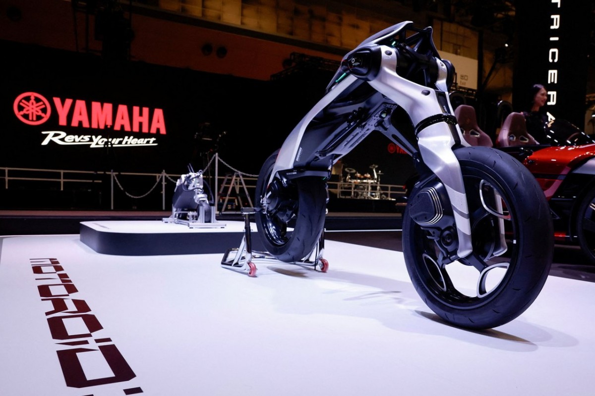 MOTOROID Λ MOTOROID Λ