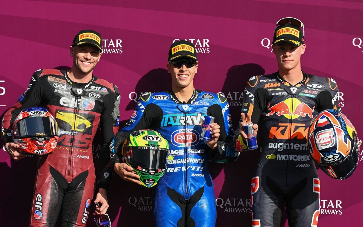 Первая линия стартовой решетки Гран-При Португалии Moto2 Первая линия стартовой решетки Гран-При Португалии Moto2