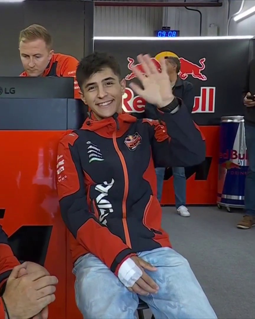 Хосе Антонио Руэда вернулся в паддок MotoGP Хосе Антонио Руэда вернулся в паддок MotoGP