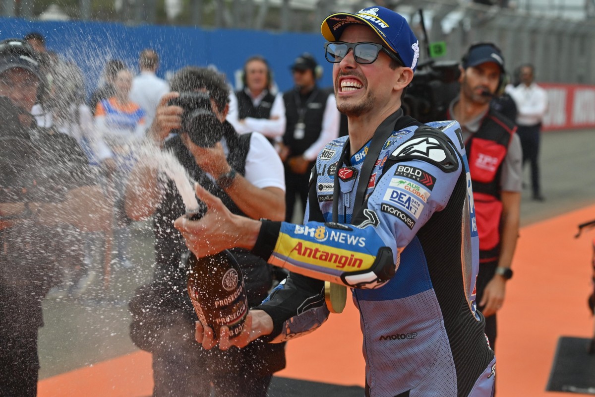 Алекс Маркес взял второй подряд спринт Алекс Маркес взял второй подряд спринт