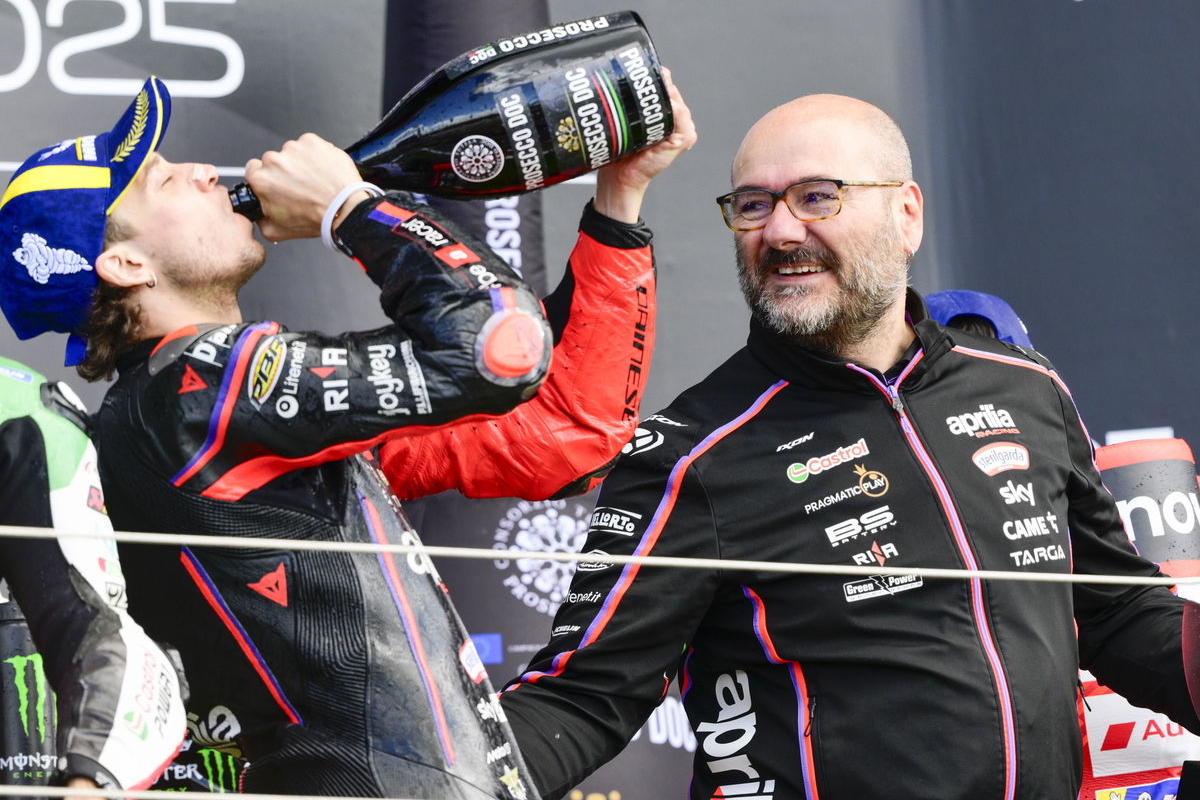 Технический директор Aprilia Racing Фабиано Стерлаккини Технический директор Aprilia Racing Фабиано Стерлаккини