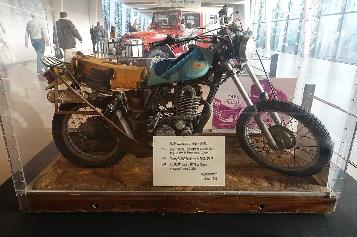 Мотоцикл Тьерри Сабина, на котором он участвовал в гонке 1977 года Мотоцикл Тьерри Сабина, на котором он участвовал в гонке 1977 года