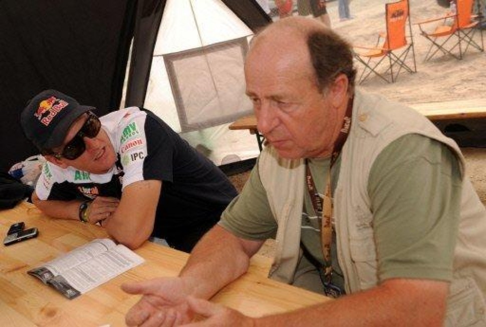 Лидера гонки Дакар 2010 Марка Кома штрафуют за читерство Лидера гонки Дакар 2010 Марка Кома штрафуют за читерство