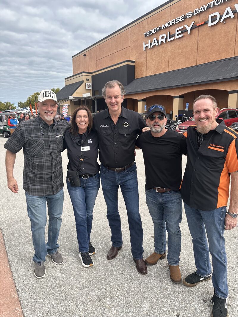 Новый гендиректор Harley-Davidson Арти Старрс с народом Новый гендиректор Harley-Davidson Арти Старрс с народом