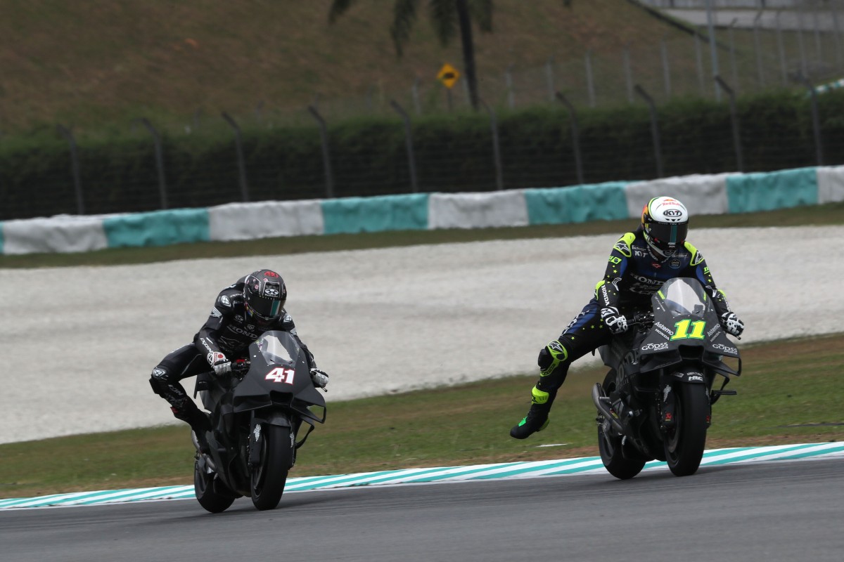 Пилоты Honda на шейкдауне MotoGP 2026 в Сепанге Пилоты Honda на шейкдауне MotoGP 2026 в Сепанге