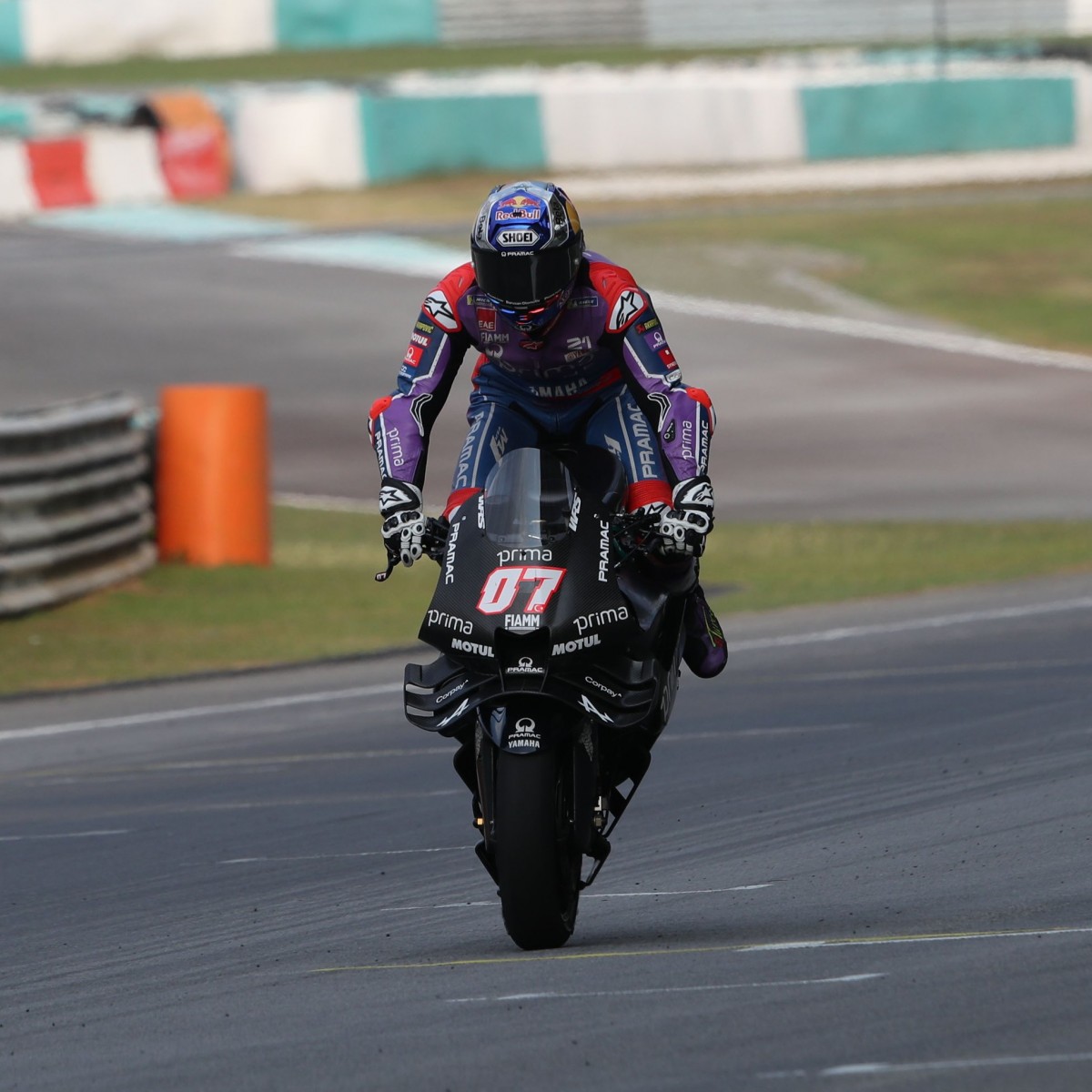 Топрак Разгатлиоглу на Yamaha V4 на шейкдауне MotoGP 2026 в Сепанге Топрак Разгатлиоглу на Yamaha V4 на шейкдауне MotoGP 2026 в Сепанге