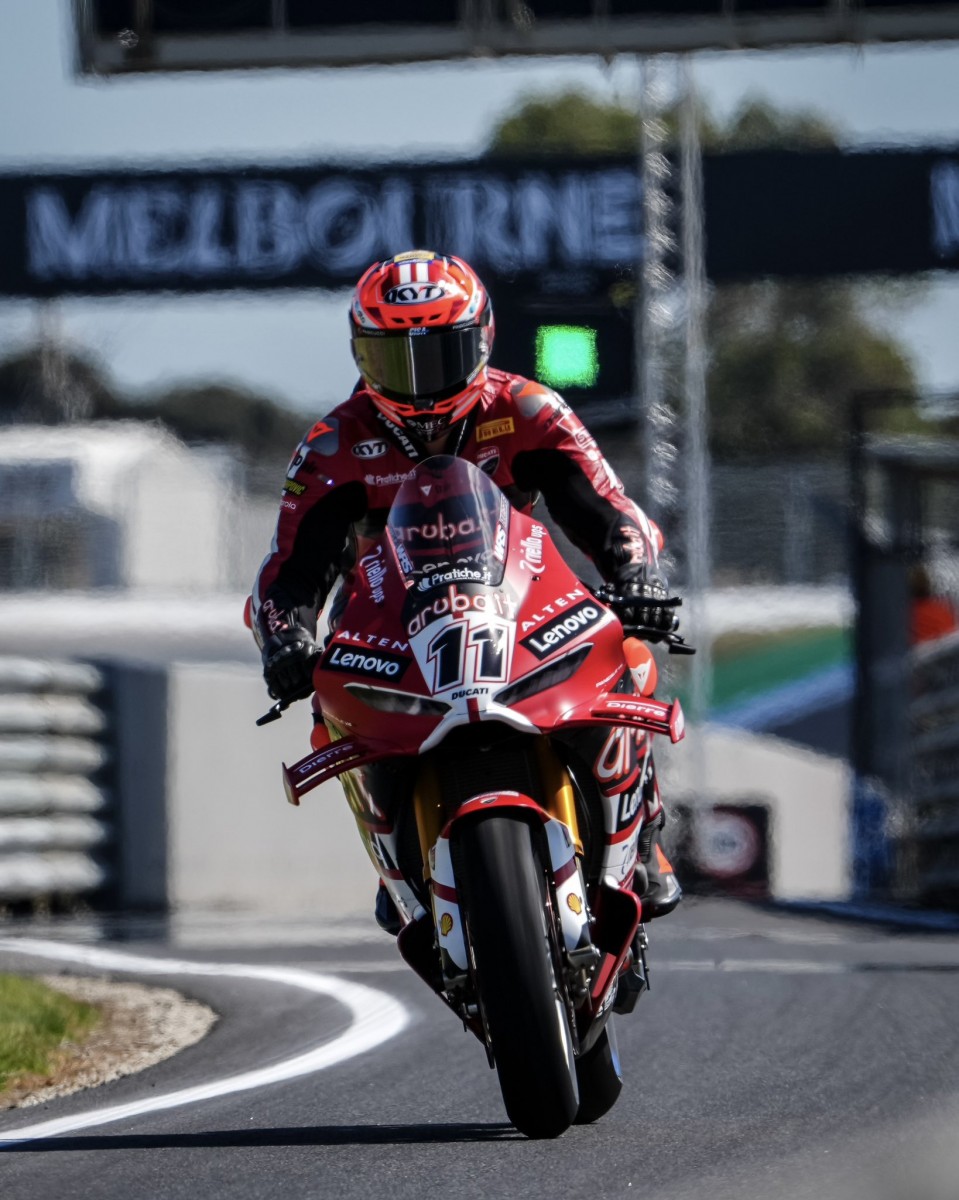 Николо Булега на новом Ducati V4R - безоговорочный фаворит Николо Булега на новом Ducati V4R - безоговорочный фаворит